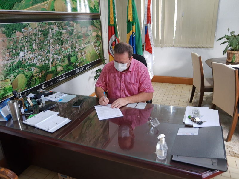  MUNICÍPIO APROVA MAIS UMA PROJETO DE REGULARIZAÇÃO FUNDIÁRIA 